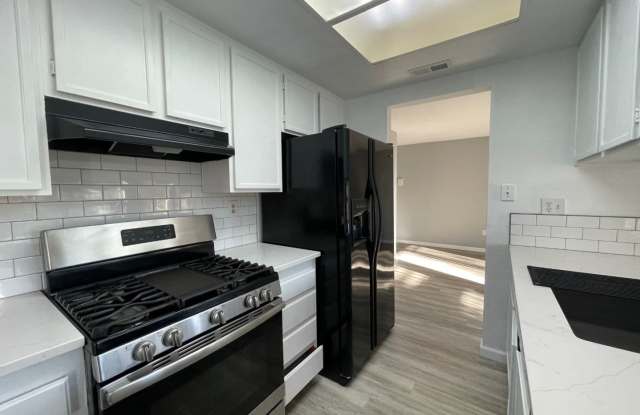 Located in the charming city of San Marcos This 2 bedroom 2 bathroom available on June photos photos
