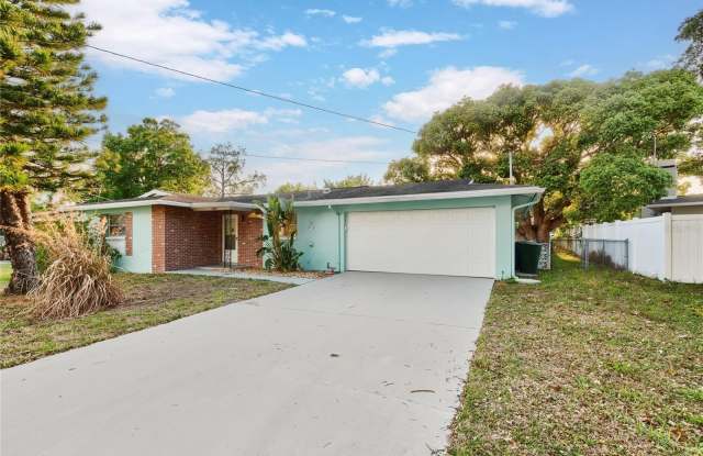 1248 LAZY LAKE ROAD W photos photos