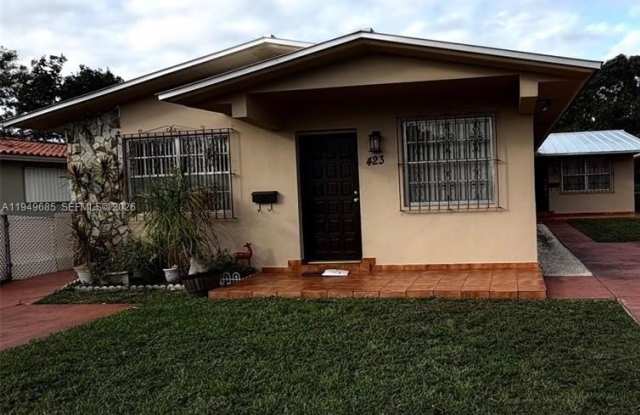 425 E 17th St photos photos