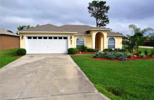 601 Fisher Ct photos photos