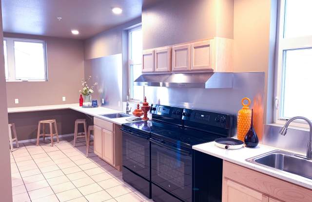 aPodment Suites at Giardino — Micro-Studio Living in the Heart of Ballard Gallery 2