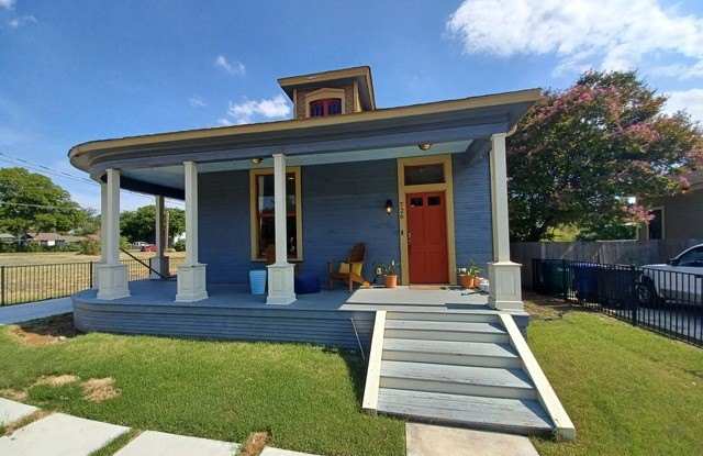 726 DAWSON ST photos photos