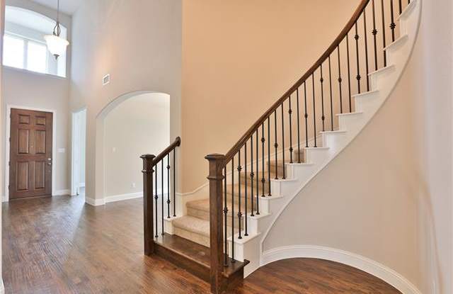 16021 Canyon Ridge Gallery 3