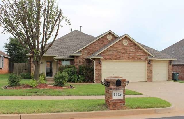 Charming 3 Bed, 2 Bath Home in Edmond with Gated Neighborhood photos photos