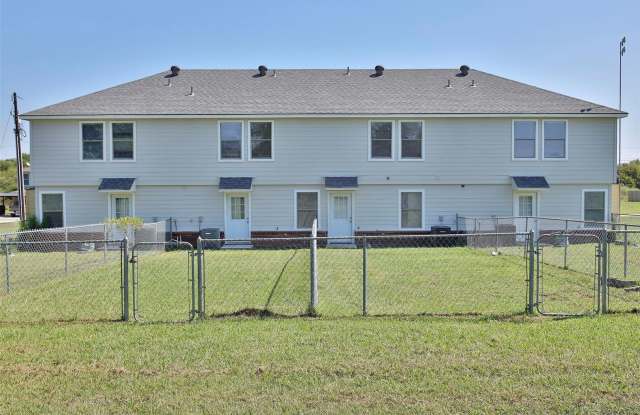 ✨ Spacious  Stylish 4-Bedroom Duplex✨ 1/2 off 1st Month Gallery 4