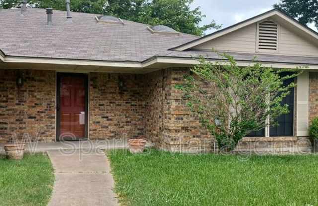921 Shell Ln - 921 Shell Lane, Lancaster, TX 75146