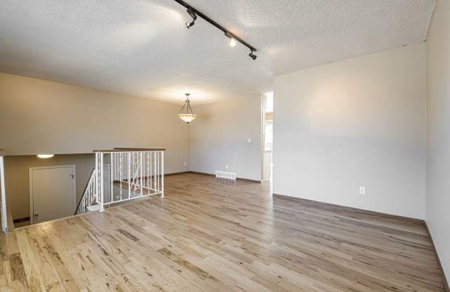 Hidden 3 bed/ 2 bath Gem in Morrison Gallery 3