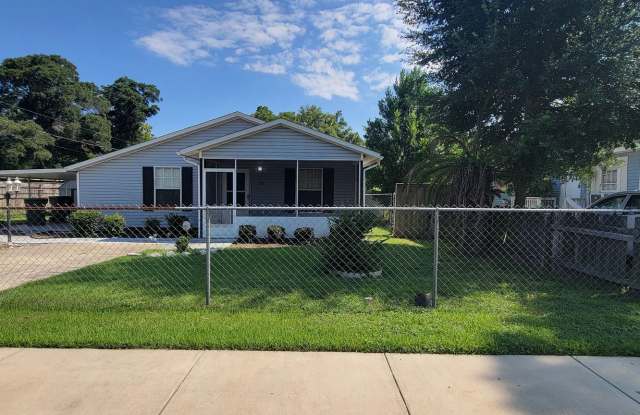 Charming three bedroom one bath home for rent. photos photos Charming three bedroom one bath home for rent. photos photos