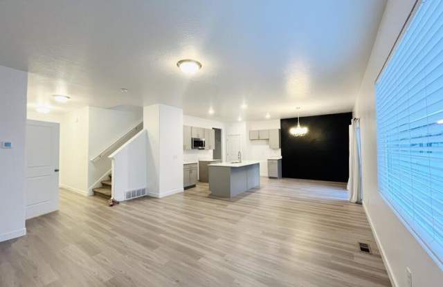 14842 S Messi St Gallery 2