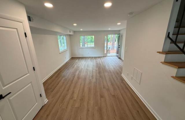 704 Hawes Court Gallery 4