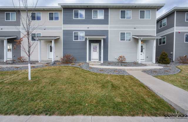 SPACIOUS AND MODERN TOWNHOME photos photos