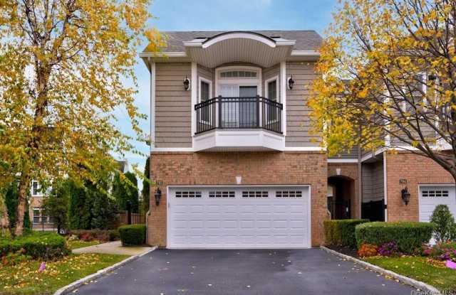 702 Equestrian Way photos photos