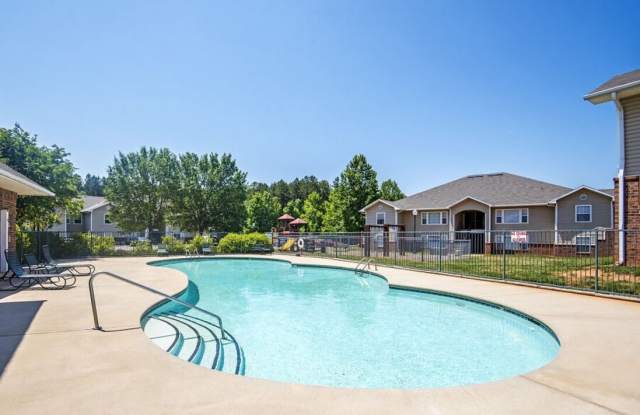 Laurel Pointe - Affordable Housing Gallery 3