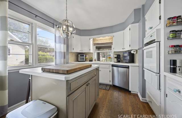 1210 S Gables Boulevard Gallery 4