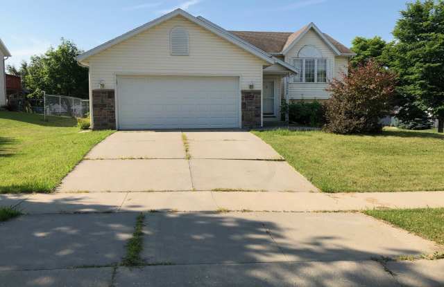 4466 London Lane North West - 4466 London Lane NW, Rochester, MN 55901