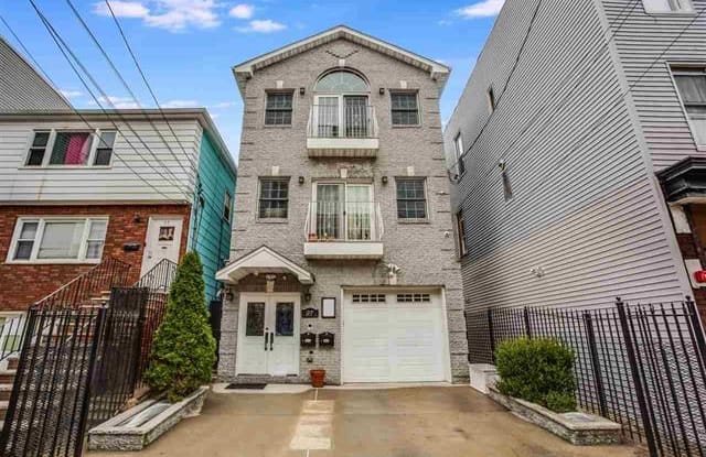 97 FRANKLIN ST - 97 Franklin Street, Jersey City, NJ 07307