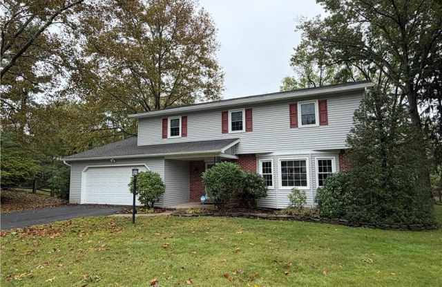 1967 Robin Court Gallery 3