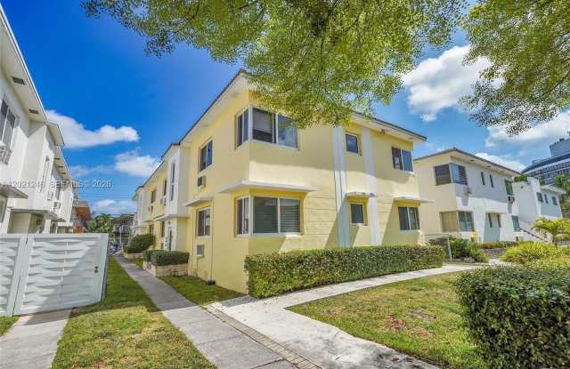 955 Bay Dr photos photos