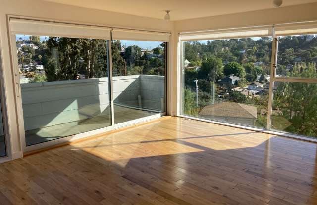 Modern Architectural Townhome Near Dodger Stadium - Echo Park - $5,295/Month Gallery 1