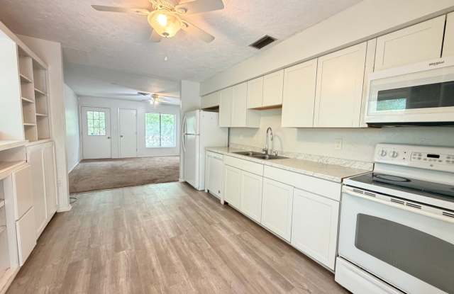 Available Now! 2 Bed, 1 Bath Duplex photos photos