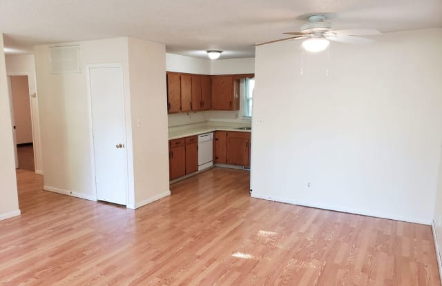 919 Colorado St. - 919 Colorado Street, Manhattan, KS 66502