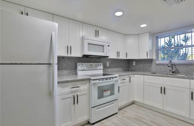 10 NW 87th Ave - 10 Northwest 87th Avenue, Fountainebleau, FL 33172 10 NW 87th Ave - 10 Northwest 87th Avenue, Fountainebleau, FL 33172