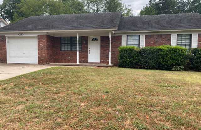 Come take a look at this nice 3 bedroom 1 1/2-bathroom home Gallery 1