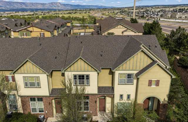 Beautiful 2 Bed 3 Bath Townhome in North Colorado Springs Gallery 3