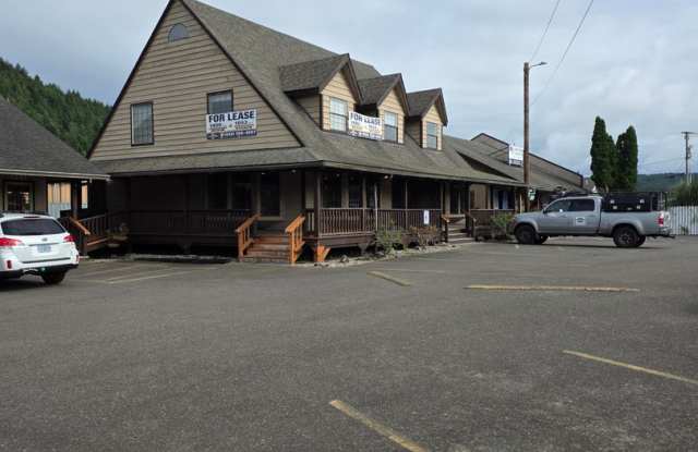 CHARMING 2 BEDROOM APARTMENT IN THE HEART OF REEDSPORT OREGON! Gallery 1