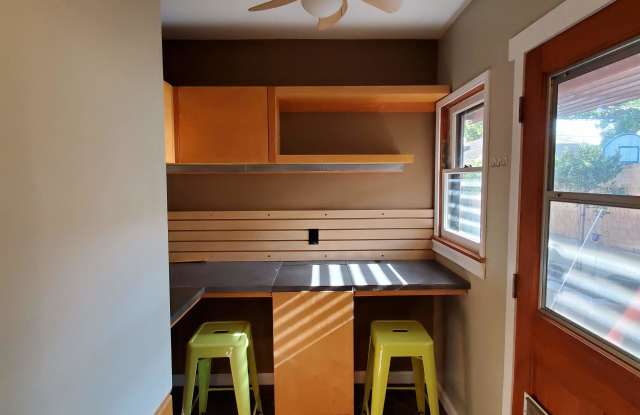 3542 Helms Avenue Gallery 3