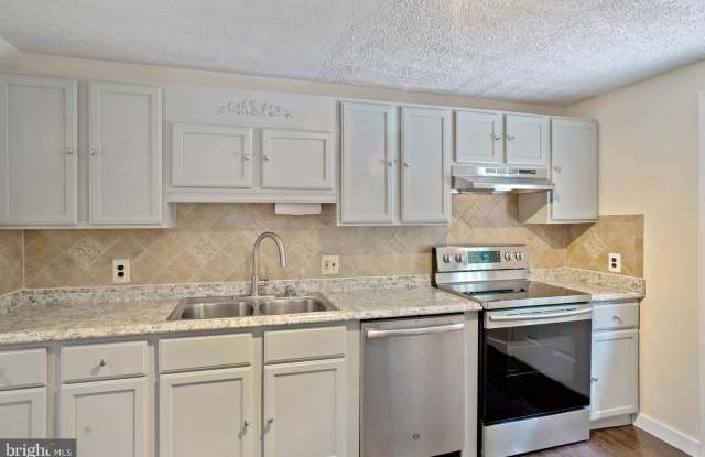 2234 BRIDLE PATH DRIVE Gallery 4