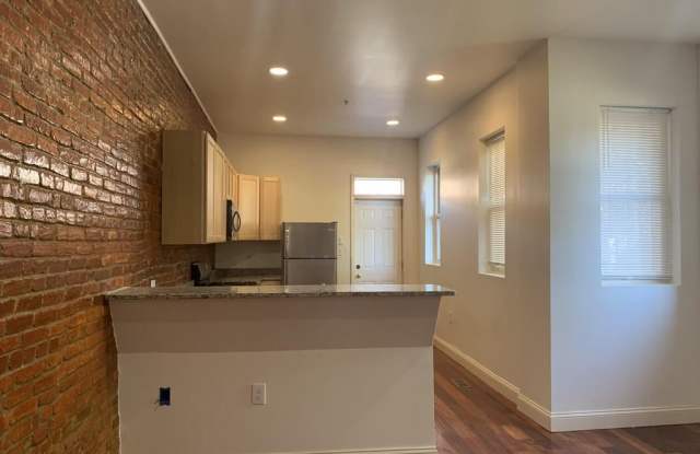 205 New York Ave NW Unit 1 Gallery 3