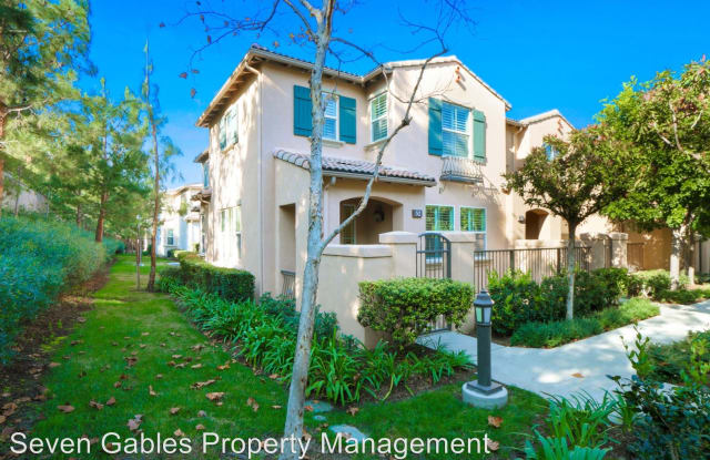 52 New Season - 52 New Season, Irvine, CA 92602