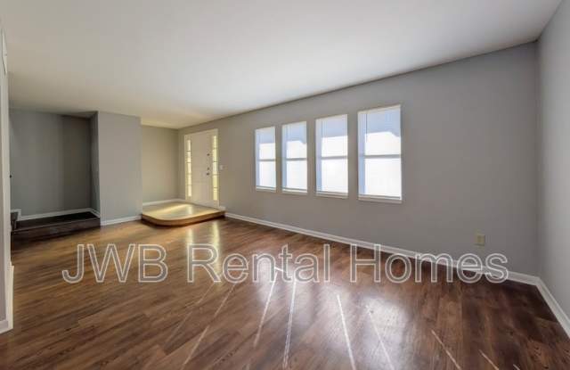 8159 Sutton Pl N photos photos