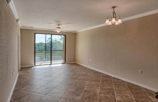 GREAT OPPORTUNITY IN TREVISO BAY – DEEPLY DISCOUNTED ANNUAL RENTAL AVAILABLE NOW! photos photos