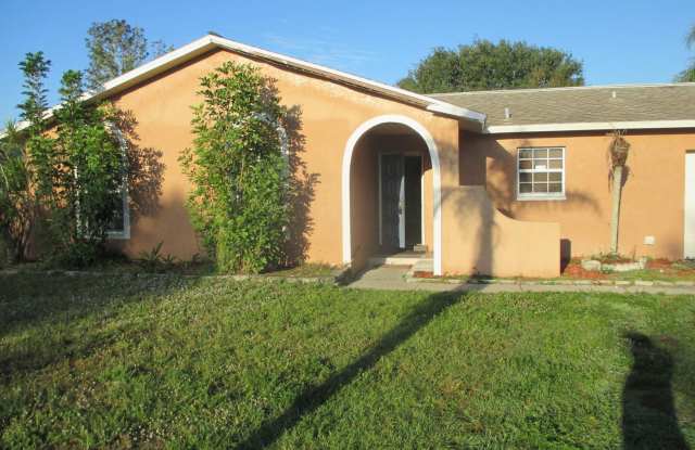 Freshly painted interior coming soon ! 3 bedroom 2 bathroom single family home photos photos