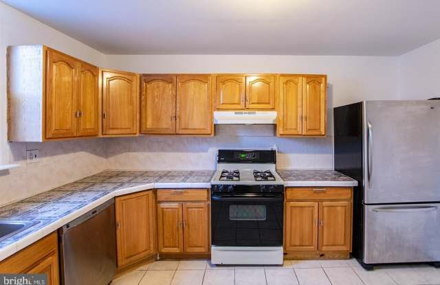 2306 E CAMBRIA Street photos photos