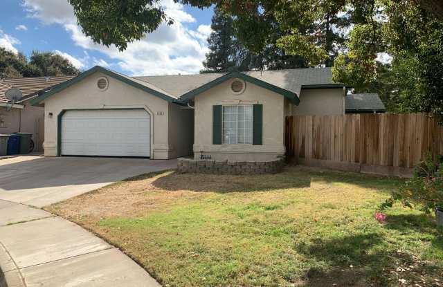 Charming 3 Bed, 2 Bath Home with Spacious Backyard – Prime North Merced Location! photos photos