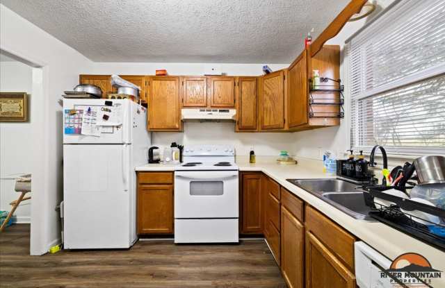 Spacious 3-Bedroom Duplex in Blacksburg Gallery 1
