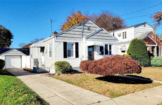 139 Rockaway Avenue - 139 Rockaway Avenue, Westbury, NY 11590
