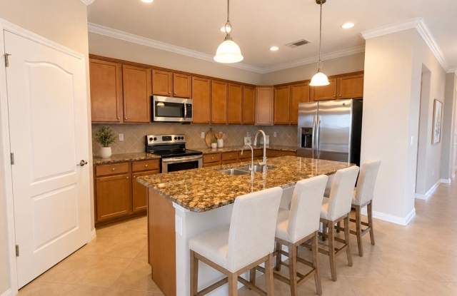 Spacious 4BR Lakeview Home in Preserve at Corkscrew – Resort-Style Amenities! Gallery 4