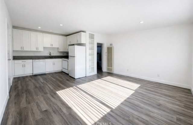 210 N Cordova Street photos photos