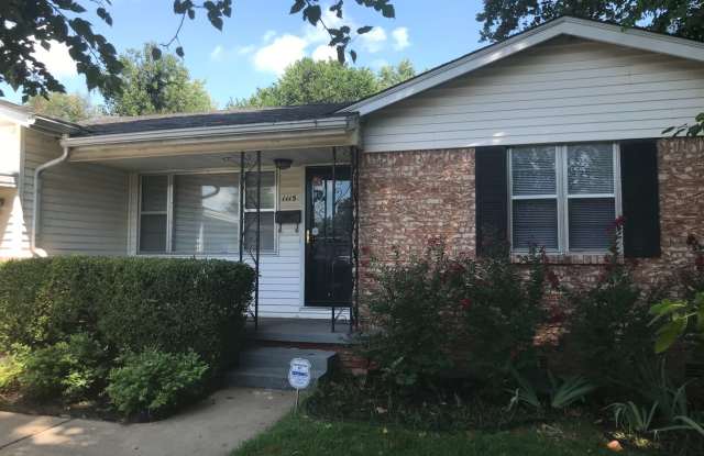 3 bedrooms, 1.5 bath, close to Brookside restaurants, shopping and entertainment. photos photos