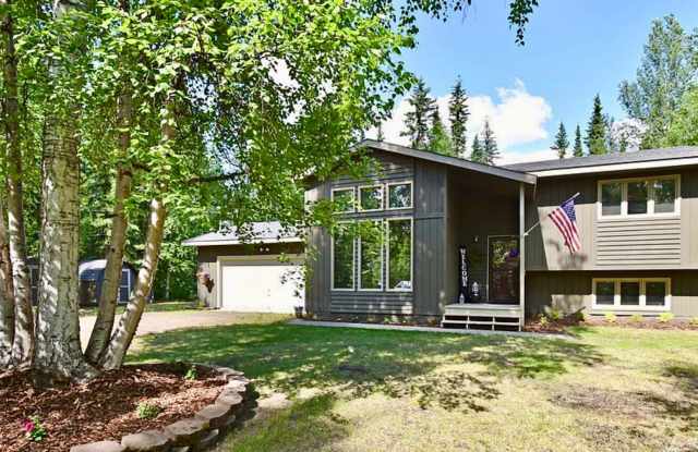 Spacious North Pole Home | 3 Bed, 2 Bath | Fenced Yard + Pet Friendly photos photos