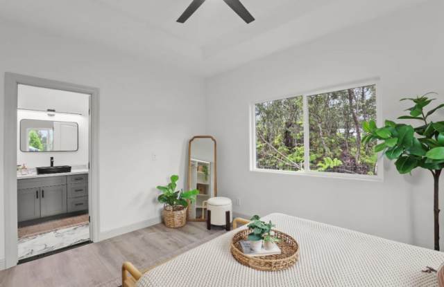 Available Now | Unfurnished 3 Bedroom, 2.5 Bathroom, Single Family Home with Enclosed Garage Gallery 3