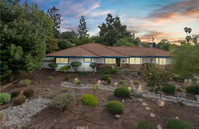 916 E Cypress Avenue Gallery 2