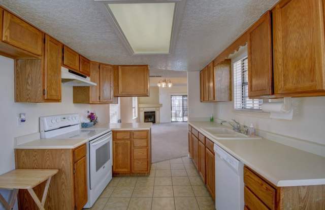 Cozy Ladera Golf Course Home! Gallery 3