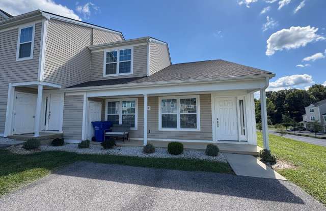 505 Twisted Oak | 3bed 2 bath | Available now photos photos