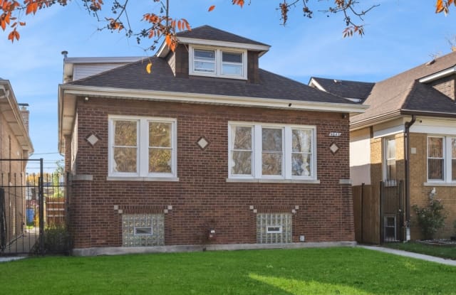 4643 W Wrightwood Avenue - 4643 West Wrightwood Avenue, Chicago, IL 60639