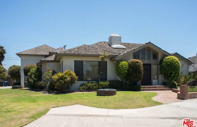 8300 Regis Way photos photos